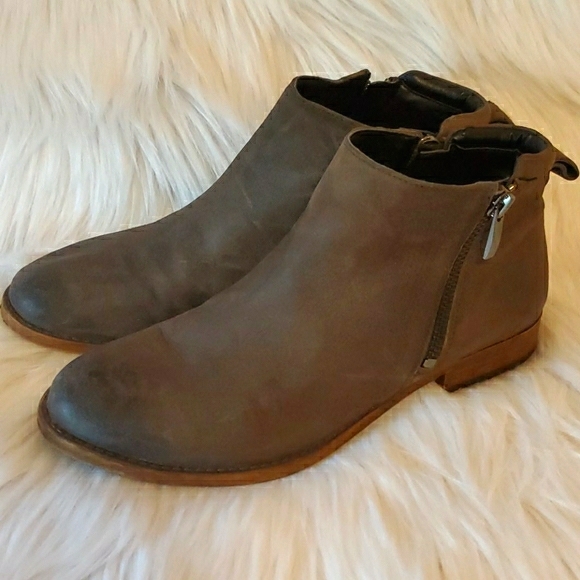 Sold-Fanco Sarto brown booties size 7.5 - Picture 3 of 9